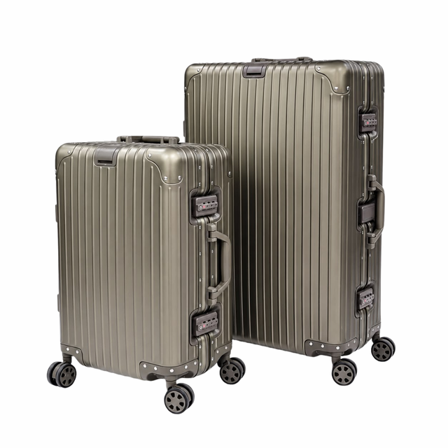 Green Titan 2-Piece Luggage Combo