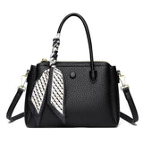 Glamour textured handbag